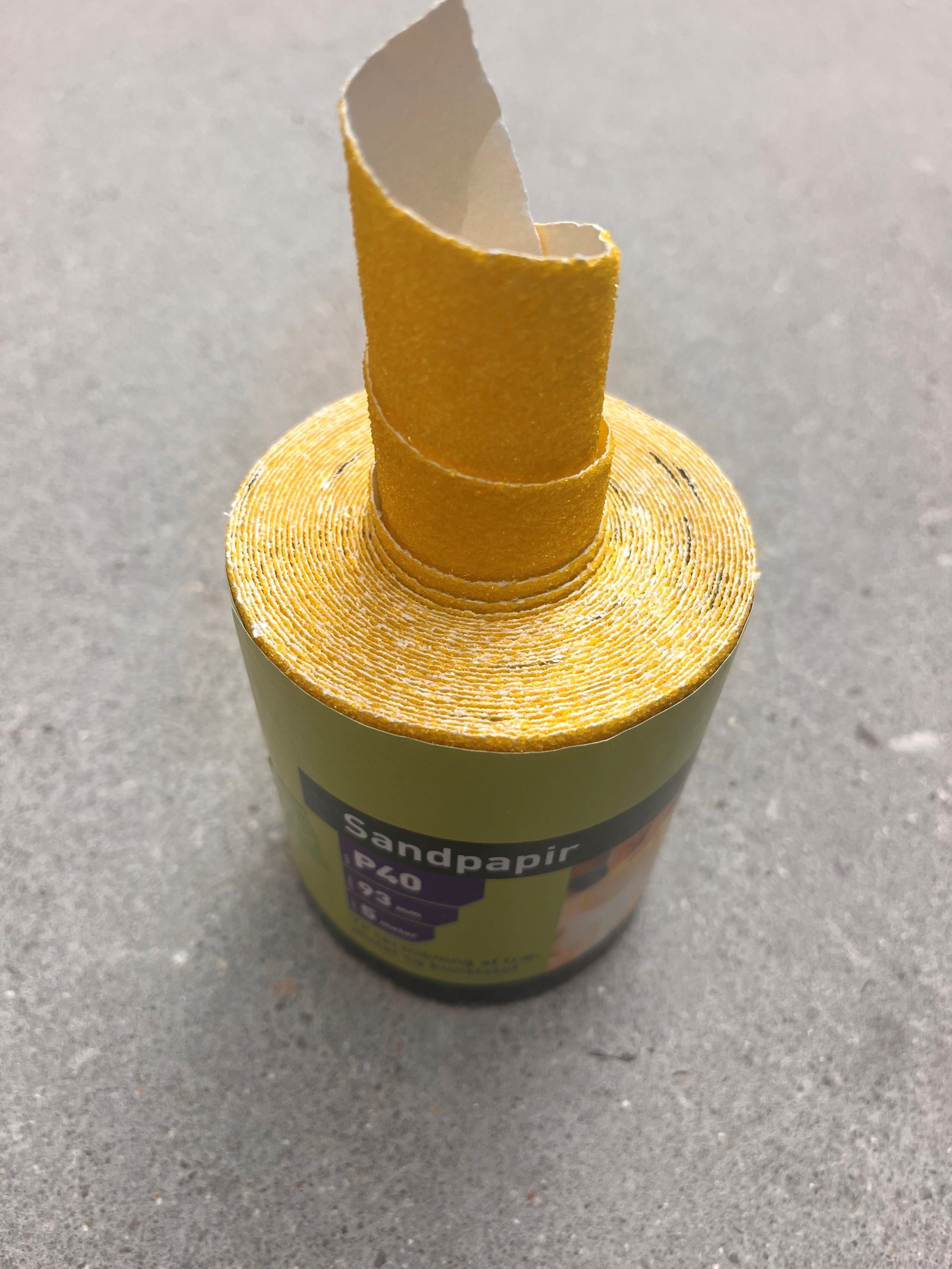 Sandpapir 93 mm x 5 meter korn 40