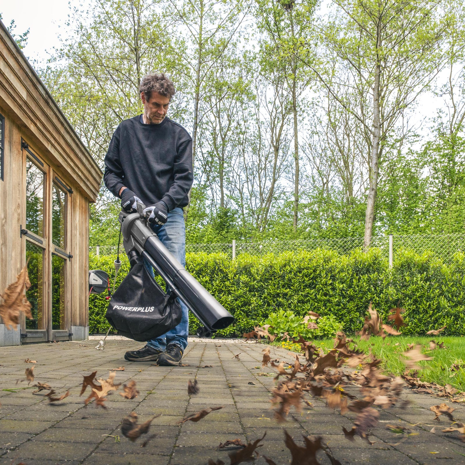 Løvblæser og løvsuger 3.300 W med kværn og 40 l opsamlingssæk