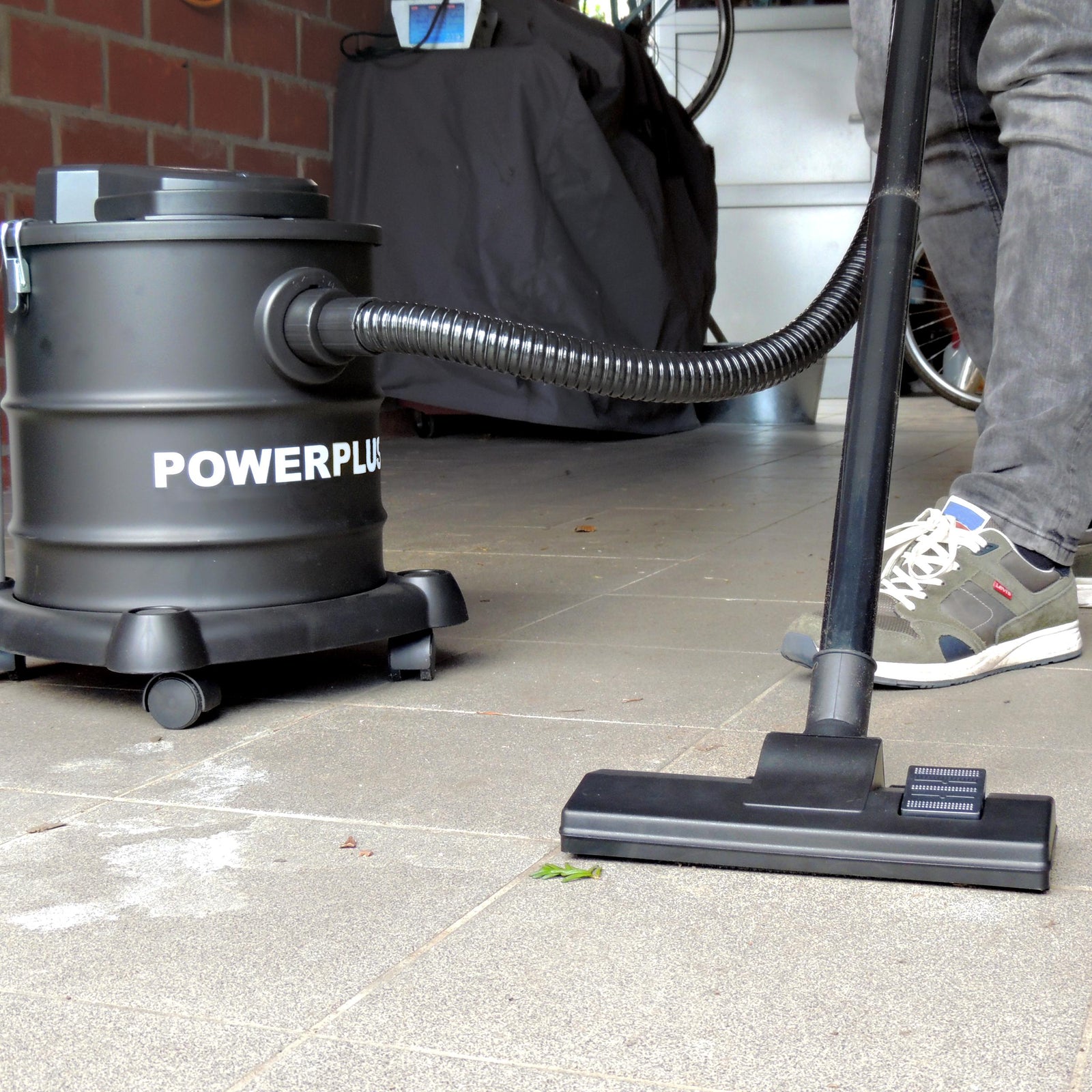 Askestøvsuger 20 liter 1200 watt