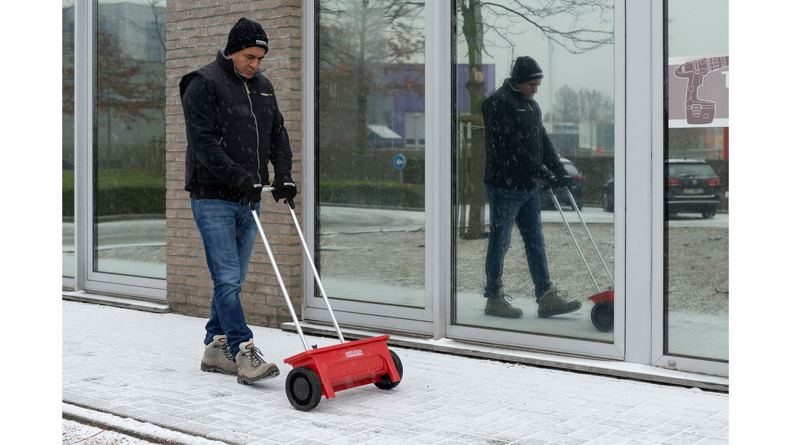 Salt og gødningsspreder 12 kg - 450 mm